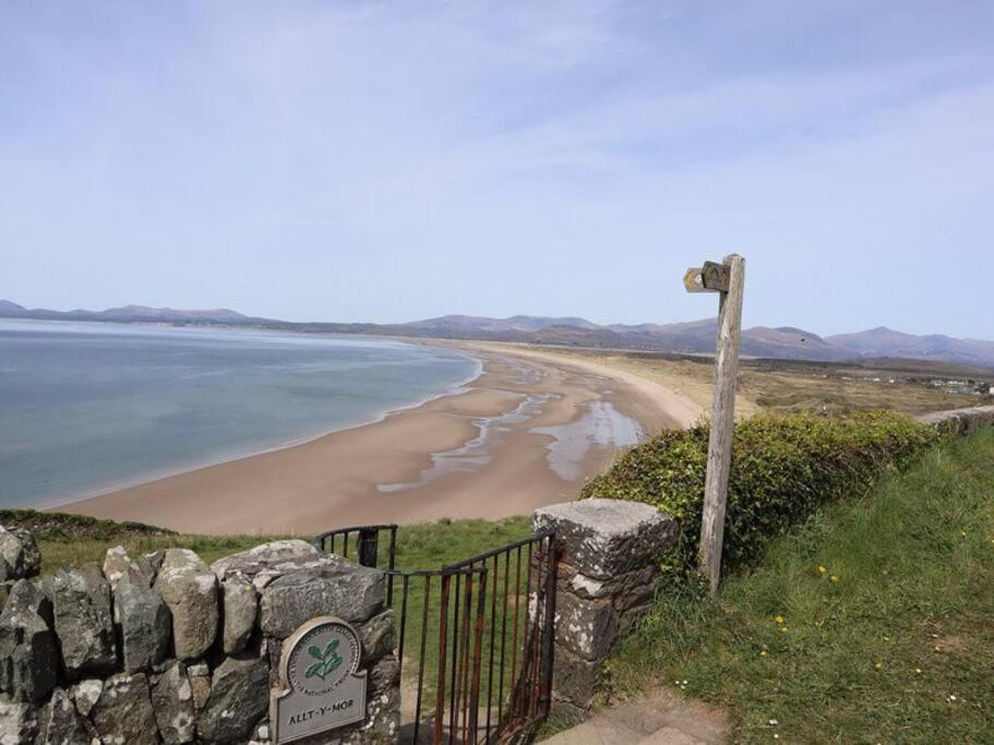 Harlech/Huge Three Bedroom/Best Location Llanbedr  Exteriör bild